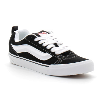 Chaussures basses à lacet...