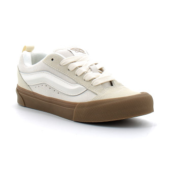 Chaussures basses à lacet...